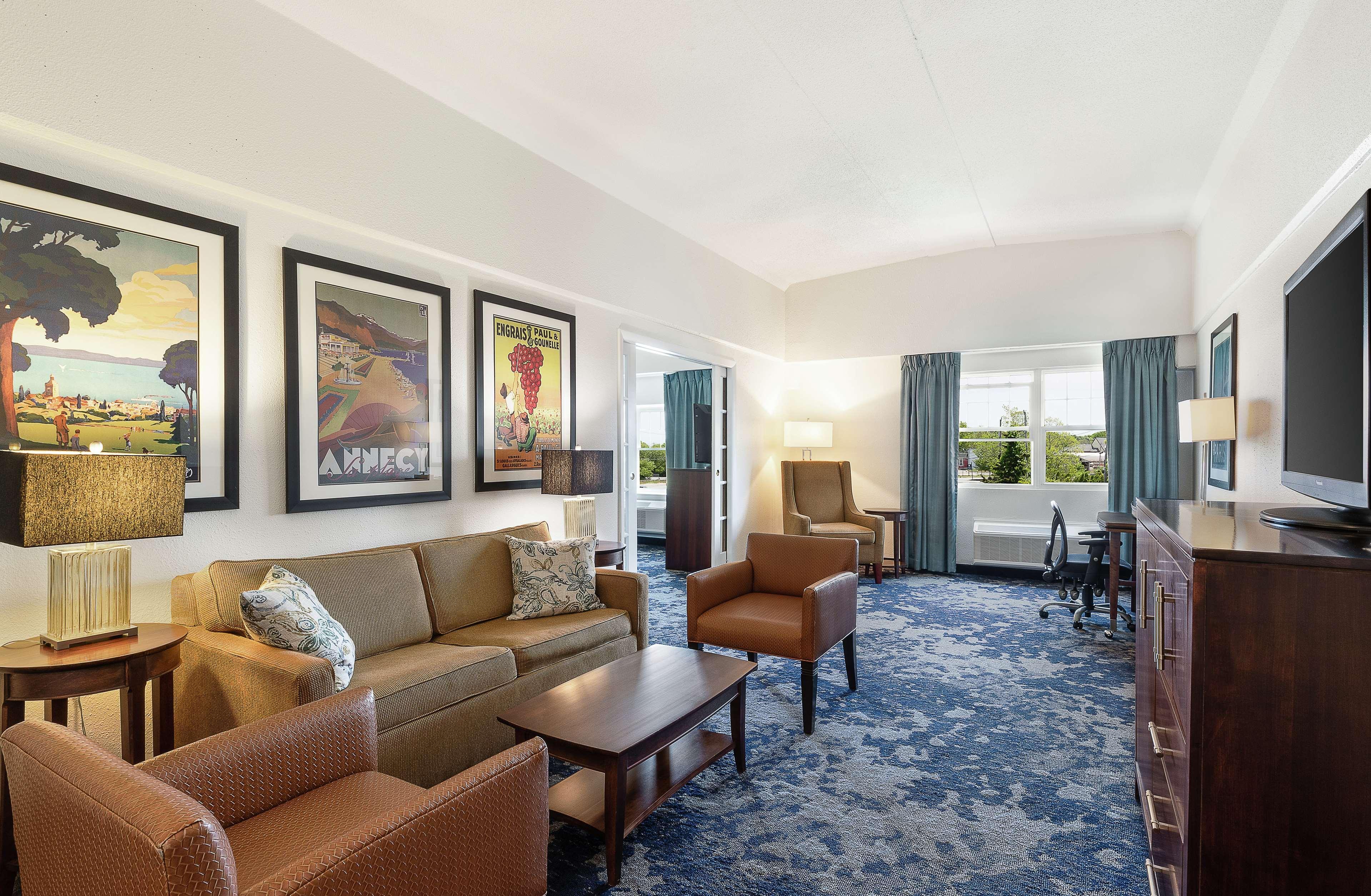 Hotel Doubletree By Hilton Cape Cod - Hyannis Exterior foto