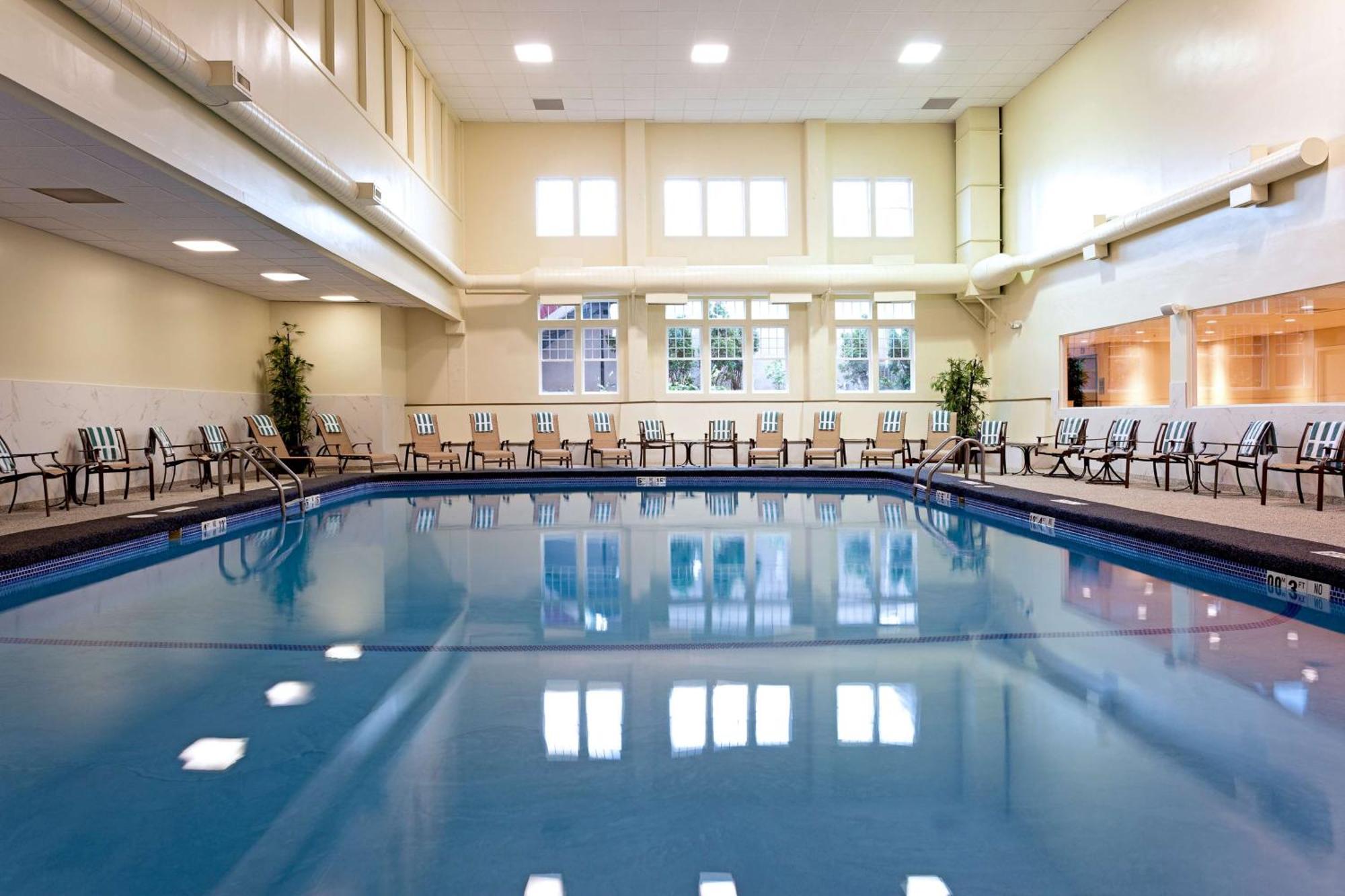 Hotel Doubletree By Hilton Cape Cod - Hyannis Exterior foto